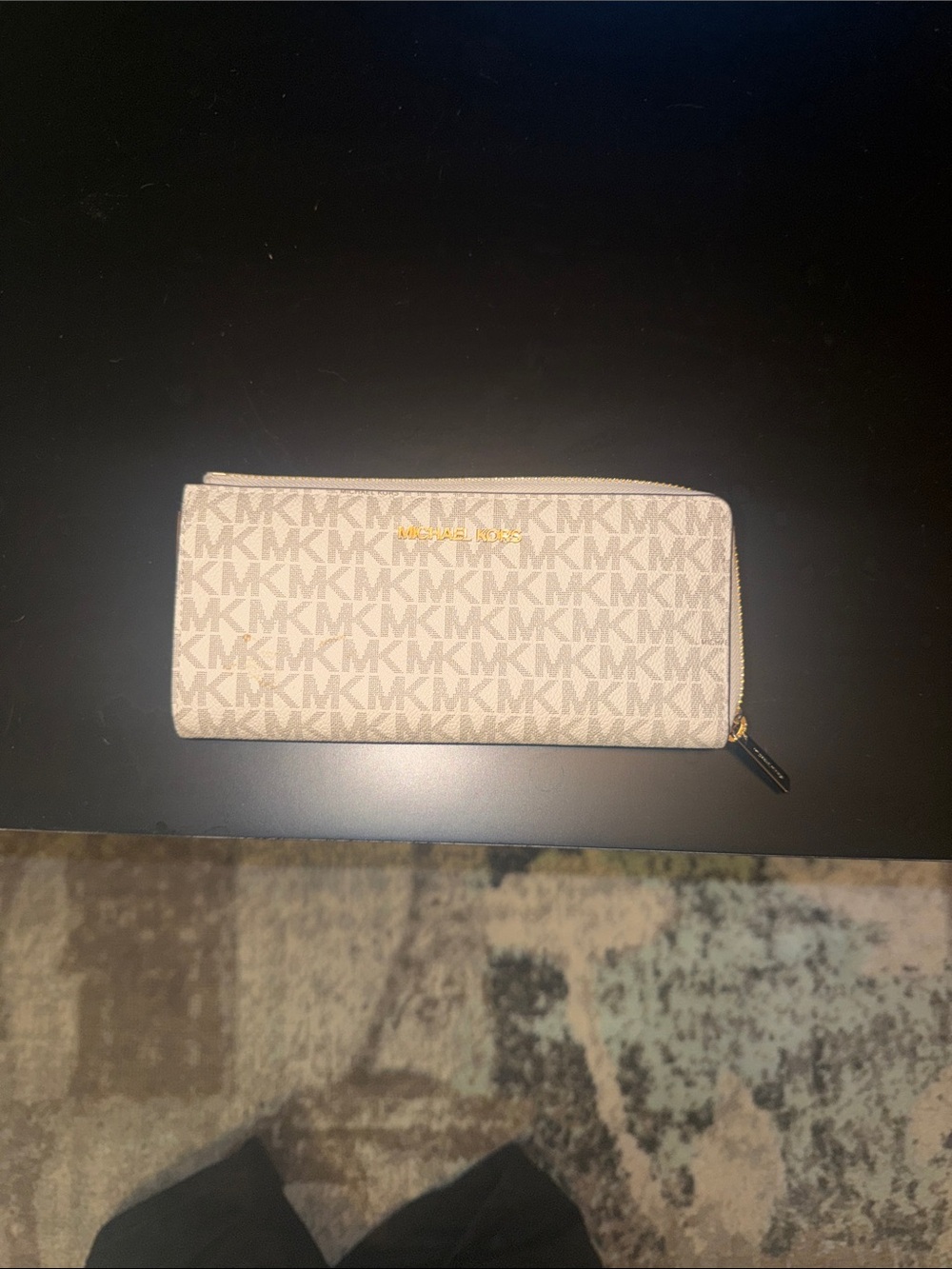 Michael Kors Beige Signature MK Zip Wallet with Gold Hardware - Picture 1 of 3